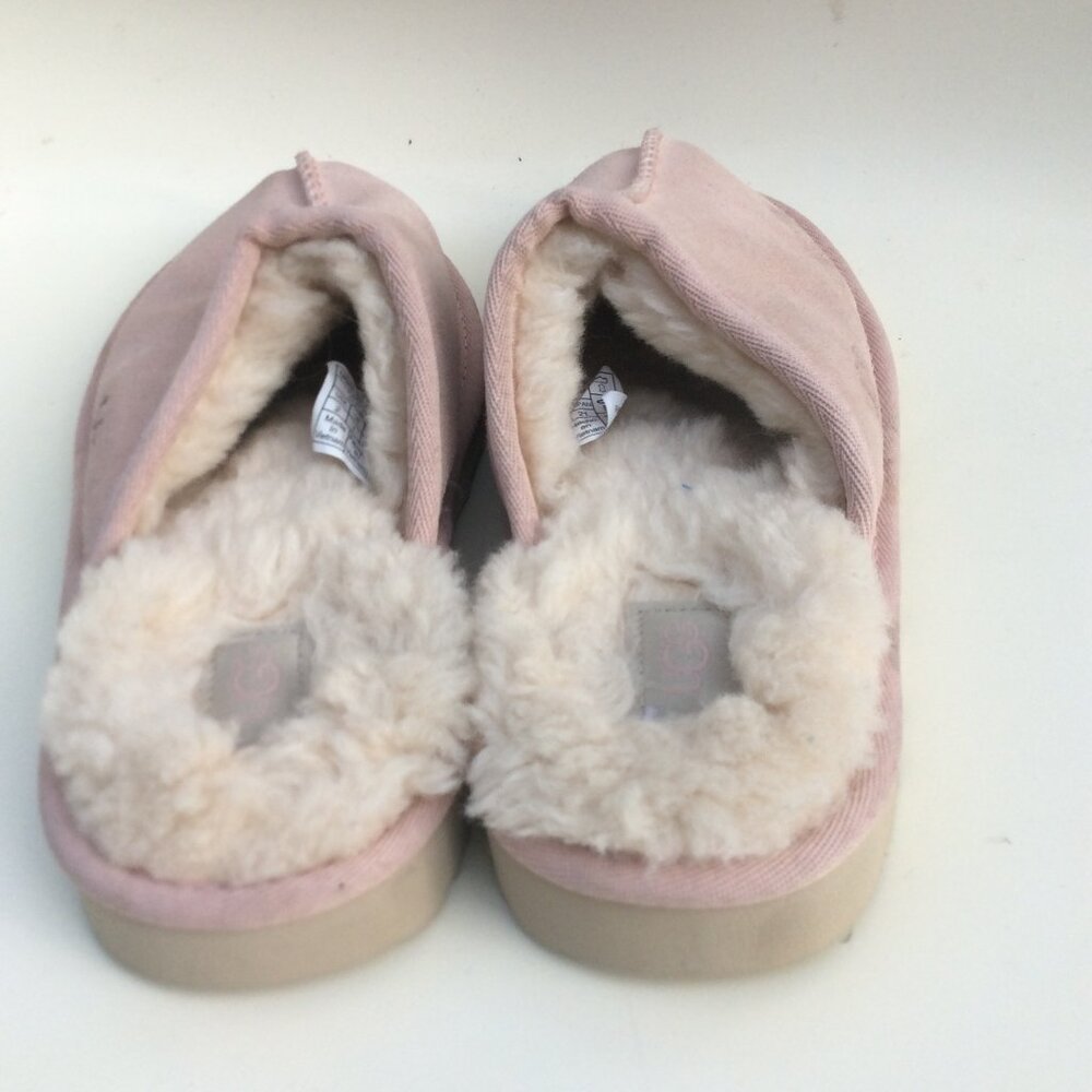 Light pink uggs girls size 2